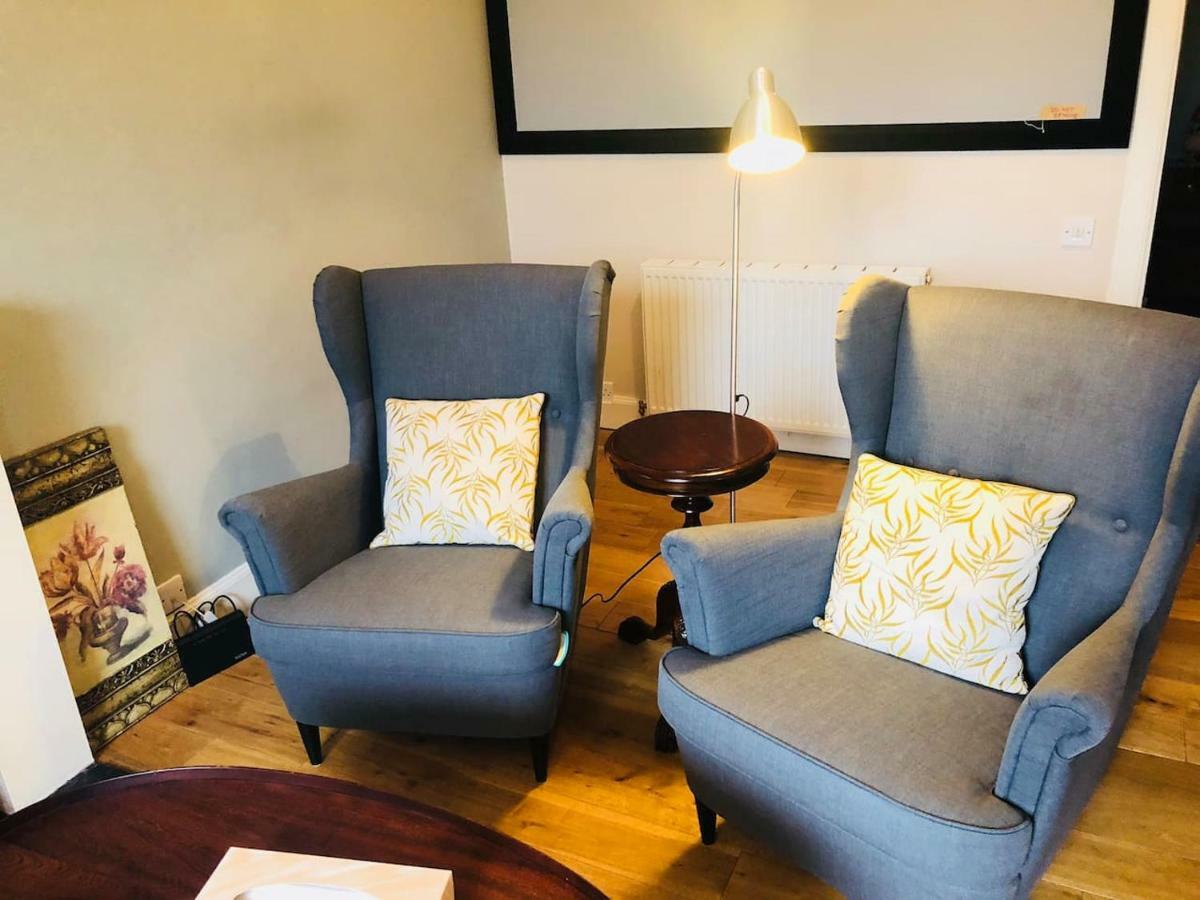 Spacious 2 Bed Next To Royal Mile & Waverley * EDI