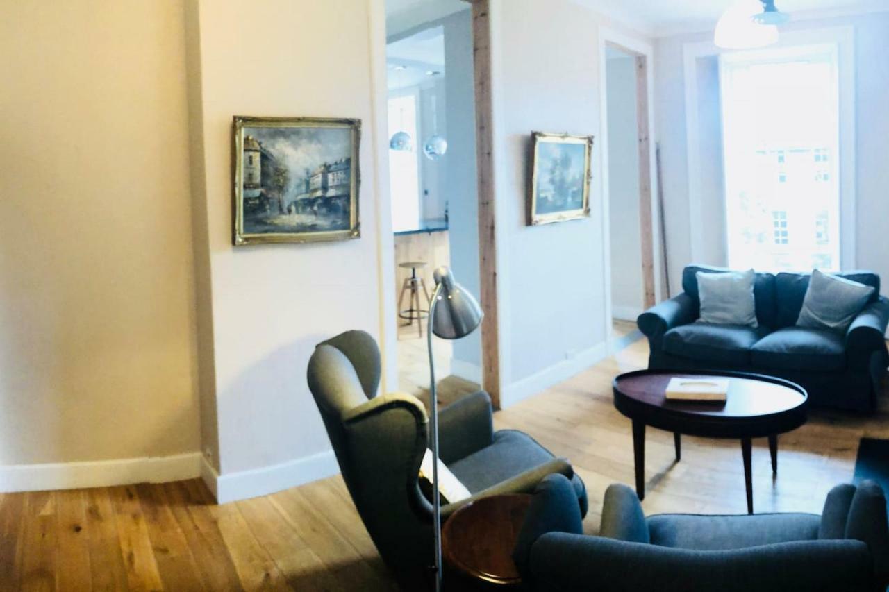 Spacious 2 Bed Next To Royal Mile & Waverley Apartment EDI