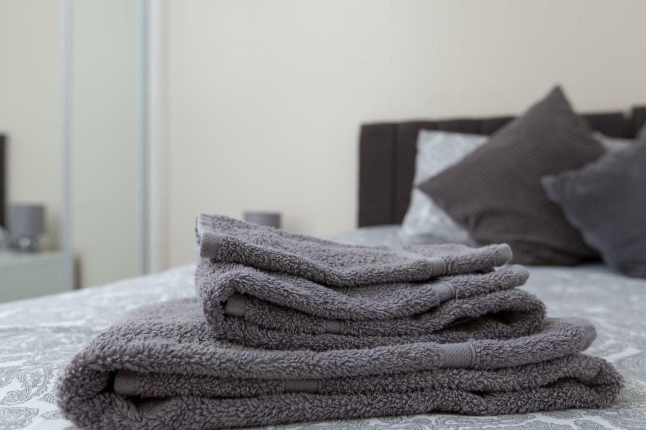 Apartment Amazing Apartments - Annandale St Near The Playhouse - Free Parking *