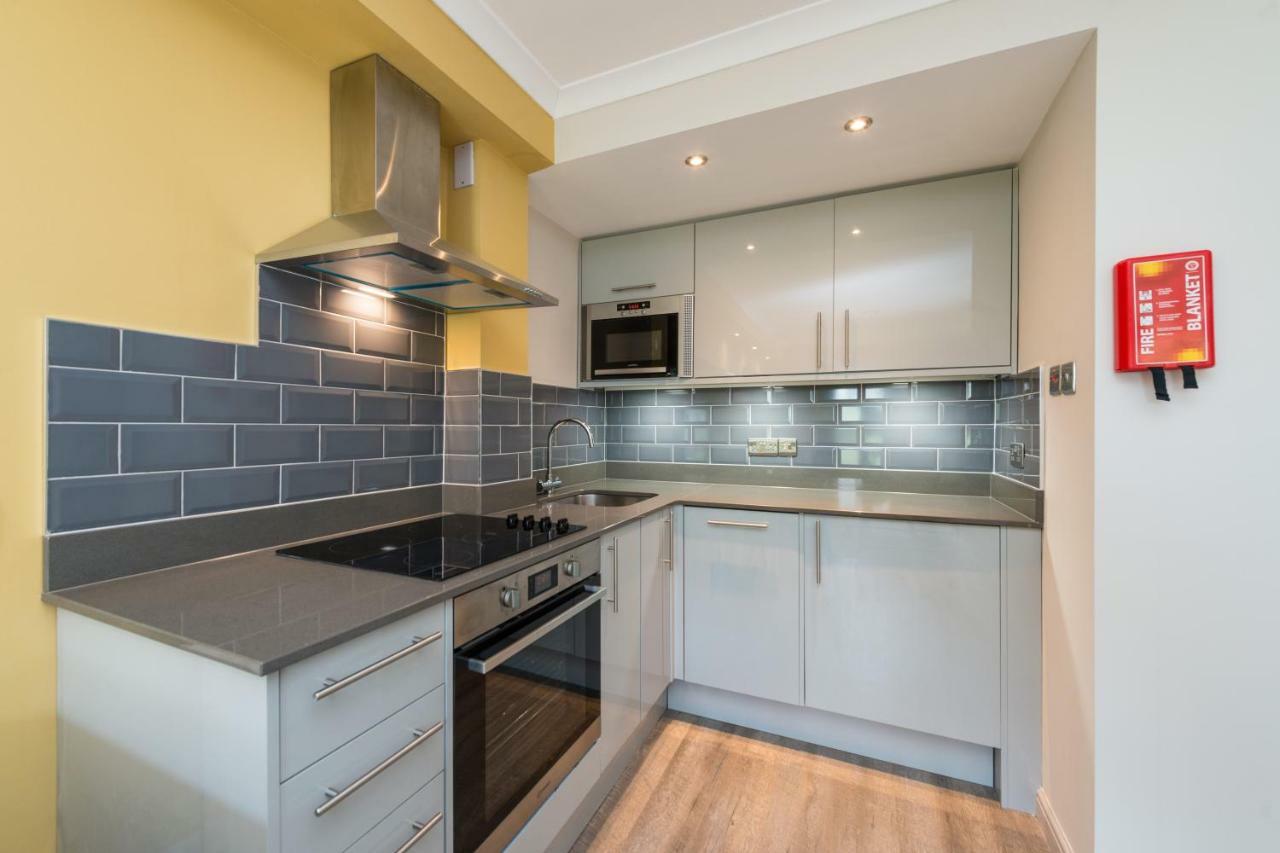 Aparthotel Fountain Court - Grove 4*