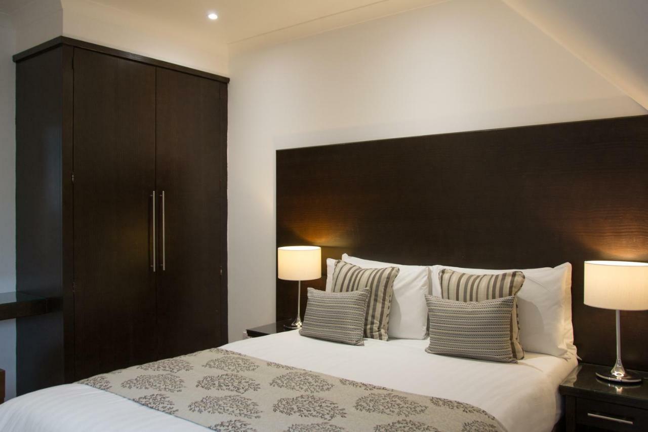 Fountain Court - Grove Aparthotel 4*