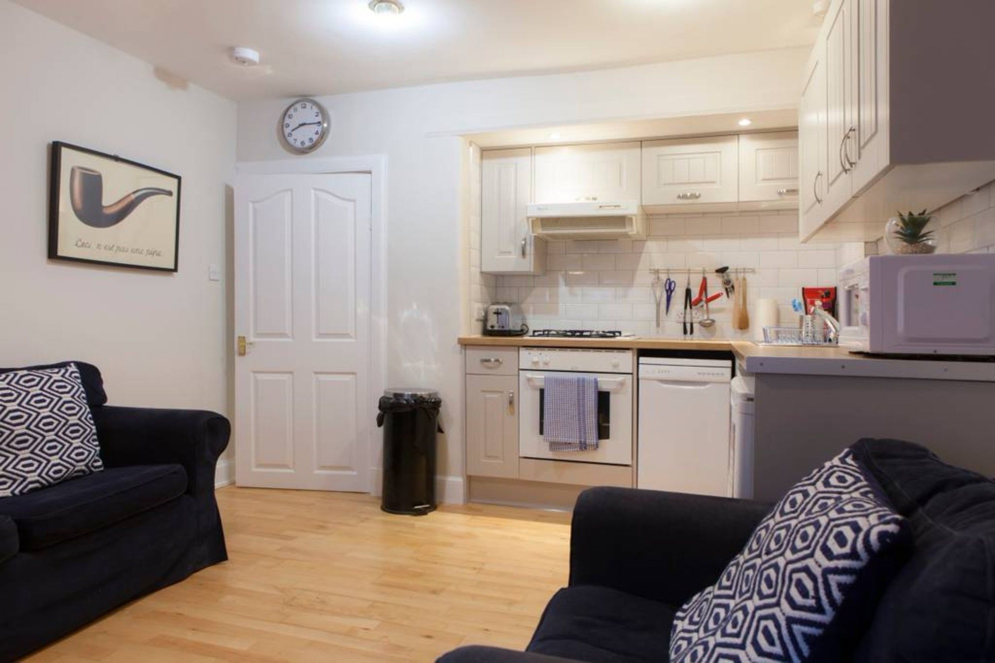 Apartment 2 Bedroom Flat In West End Sleeps 4