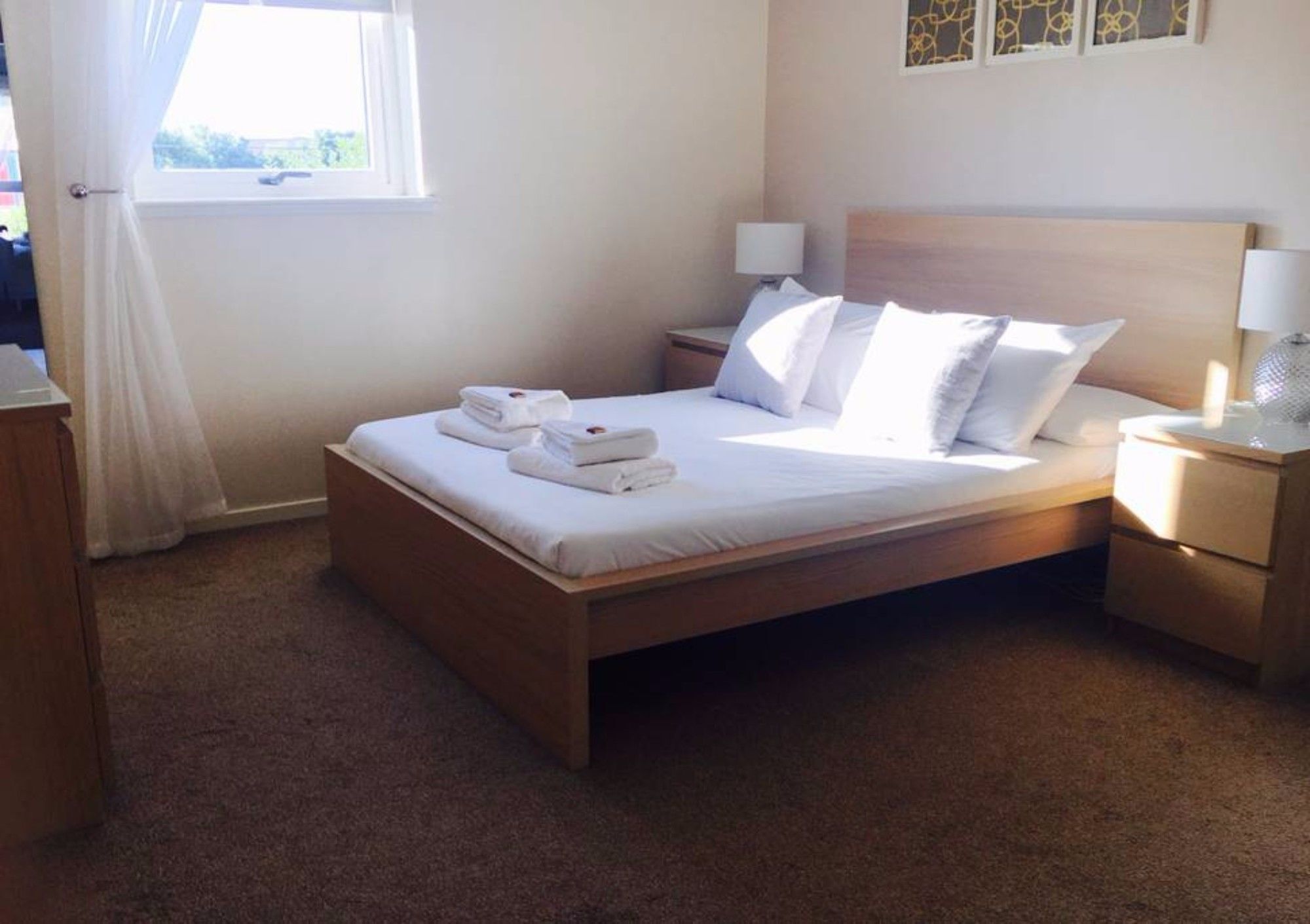 3 Bedroom Flat Near Centre With Parking Apartment *