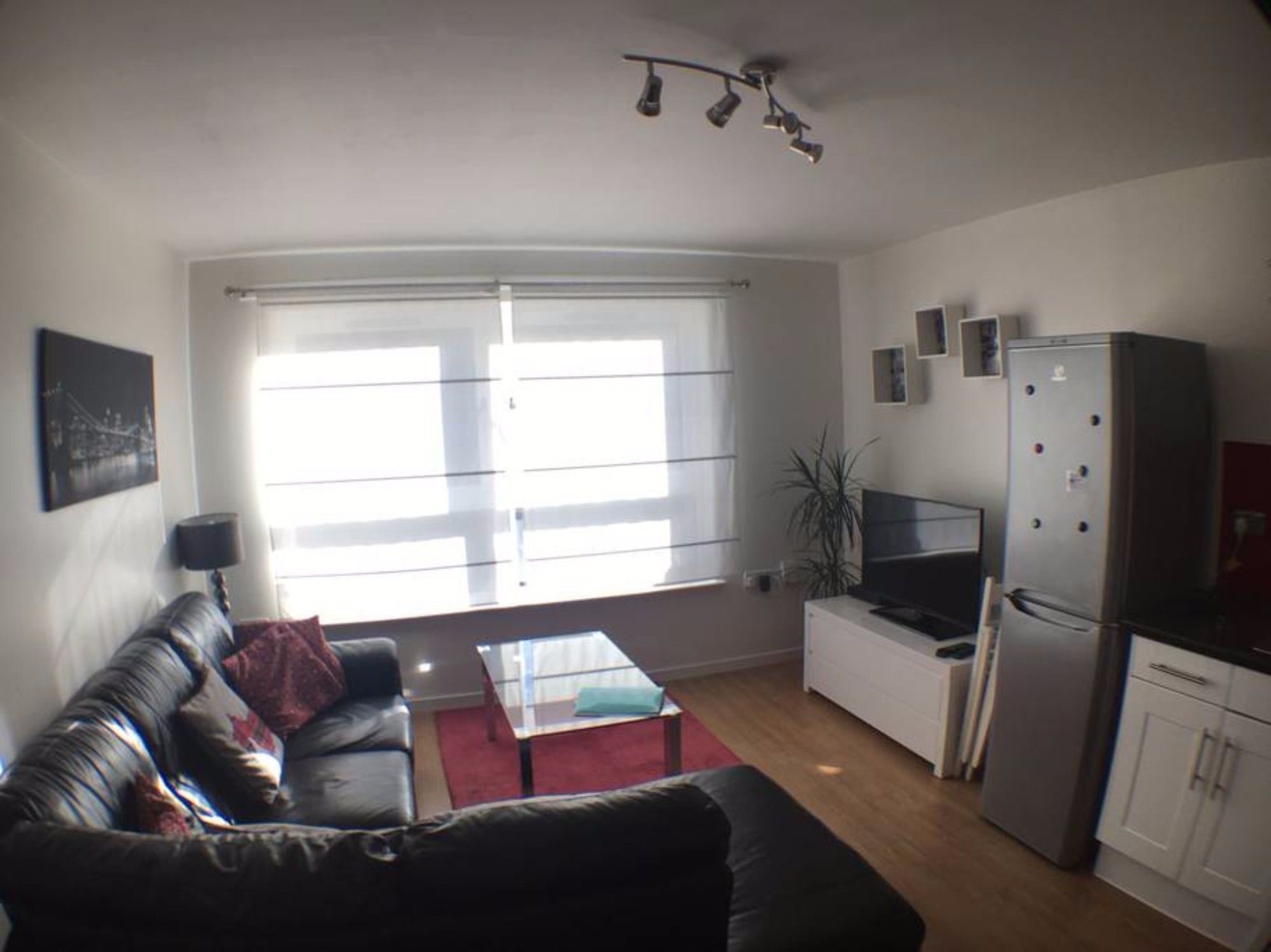 3 Bedroom Flat Near Centre With Parking Edinburgh