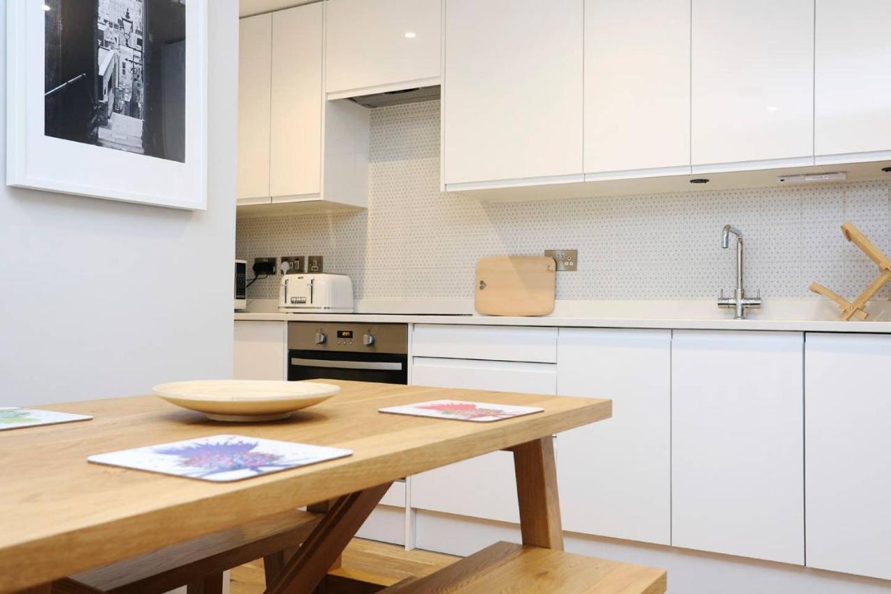 Joivy Vibrant Near Calton Hill Apartment Edinburgh