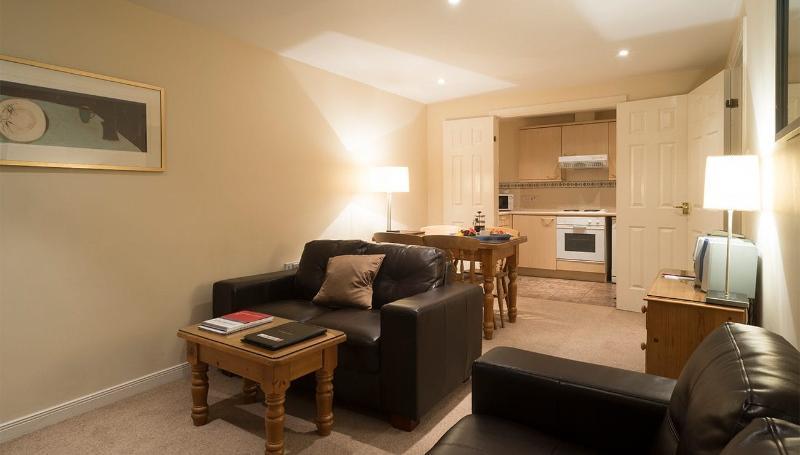 Fountain Court - Eq2 Aparthotel 4*
