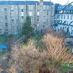2 Bedroom Property Near Old Town And Grassmarket