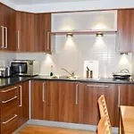 Modern 2 Bedroom Property In Central Edinburgh