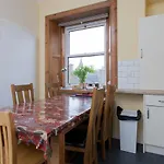 Elegant Traditional Edinburgh City Centre Flat