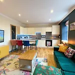 Lively & Energetic 2Br On The Royal Mile
