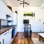 Artsy&Modern 1BR Home in Abbeyhill