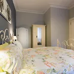 Cosy Near Centre Edinburgh Apartment