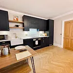 Pure Luxury, Private Entrance Apt, Unesco New Town