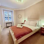 Pure Luxury, Private Entrance Apt, Unesco New Town