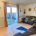 Cosy Cottage With Free Parking Close To Airport