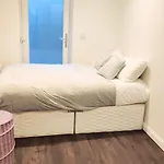 Warm Edinburgh City Center Room