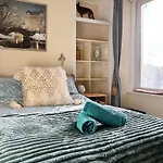 Bright Top Floor 2Br Apartment In Morningside, Easy City Centre Links, Close To University And Royal Hospital