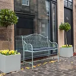 Atholl Apartments