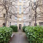 Amazing Apartments - Annandale St Near The Playhouse - Free Parking