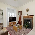Silver Lining - Bonnie Rose Street Apartment