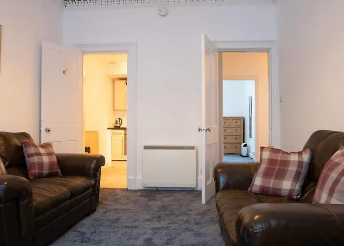 2 Bedroom Property Near Old Town And Grassmarket