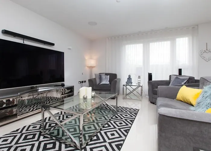Luxurious Central Edinburgh Apartment - Sleeps 6