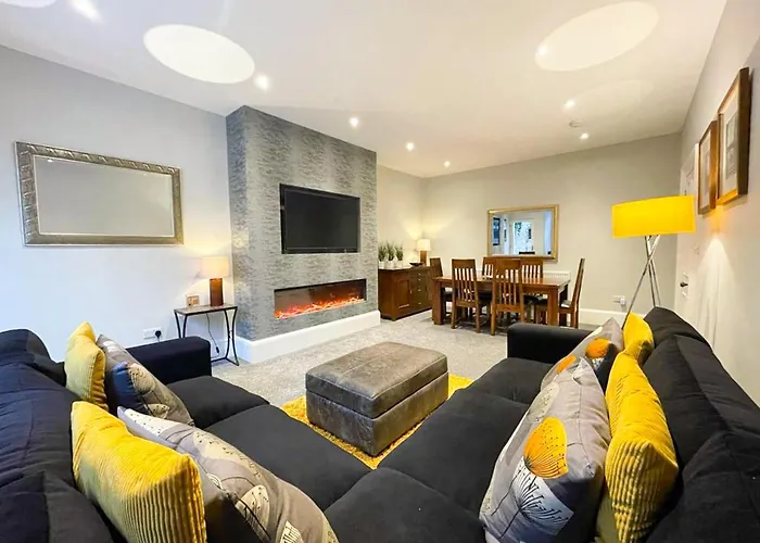 2Bed, Private Garden & Fireplace, Near Water Of Leith