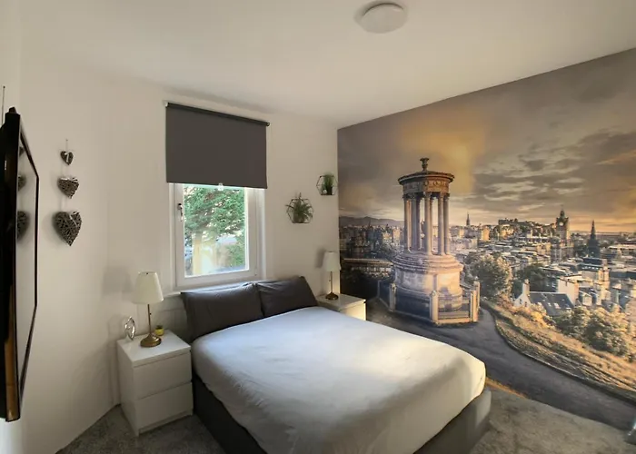 Maria- Bright And Modern City Center Apartment .