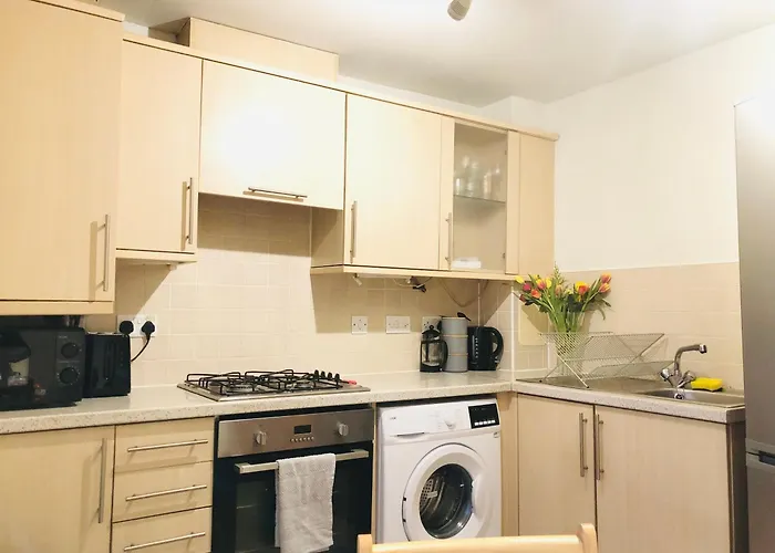 Spacious City Centre Flat Free Parking& Superfast Wifi