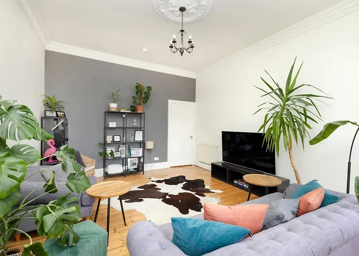 Chic Edinburgh West End 2-Bedroom Apartment In City Centre