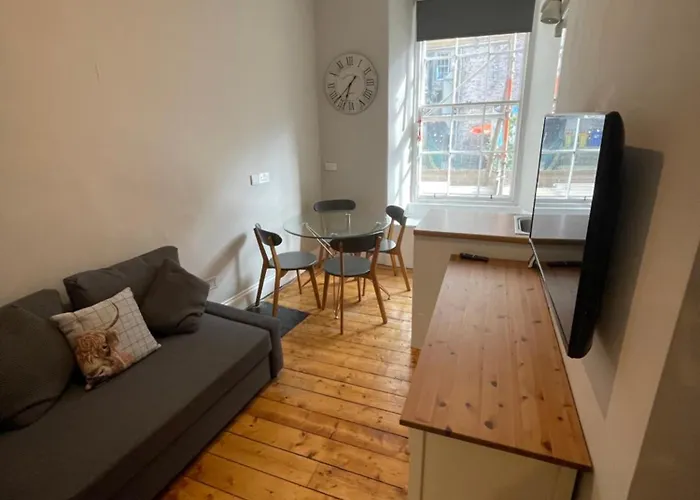 Cockburn Street Apartment