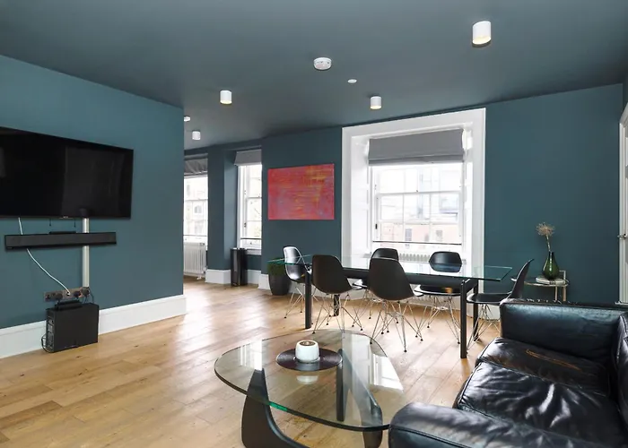 Joivy Spacious 2Br Apt, Moments From West End