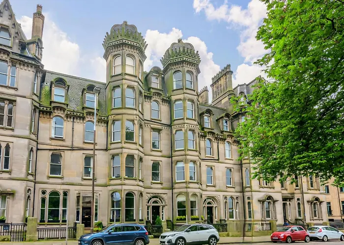 2 Bedroom Sofa Bed In Livingroom Castle View 1St Floor Sleeps 6