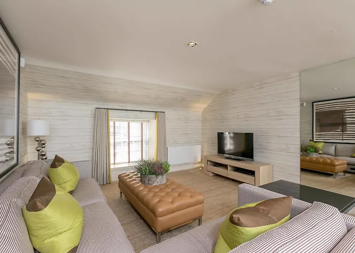 Atholl Apartments