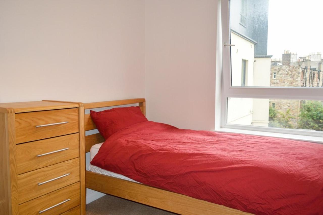 Modern 2 Bedroom Property In Central Apartment