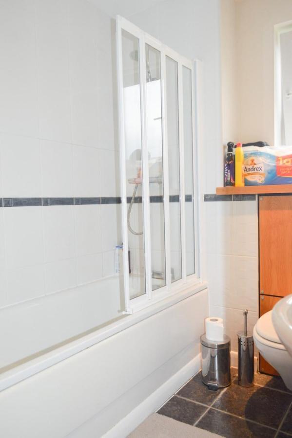 Modern 2 Bedroom Property In Central Apartment