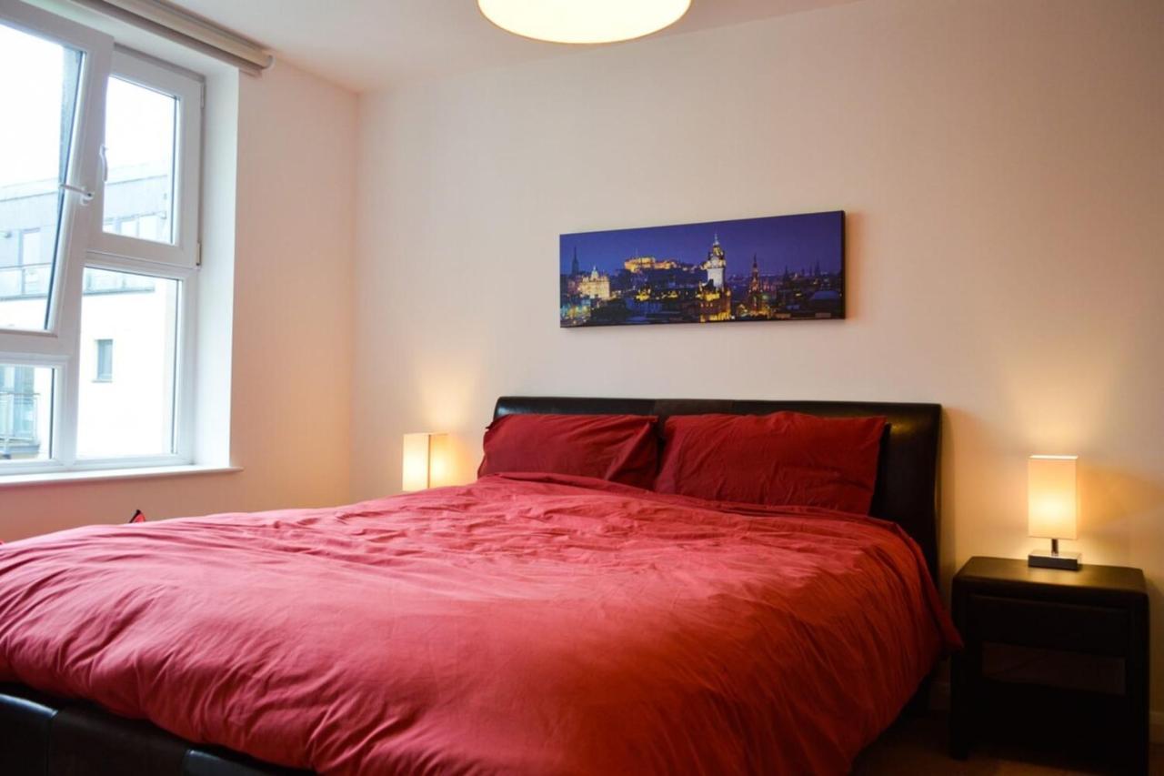 Modern 2 Bedroom Property In Central Apartment Edinburgh