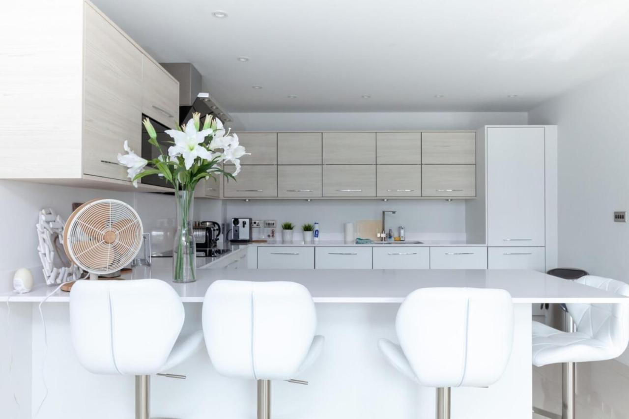 Luxurious - Sleeps 6 * Edinburgh