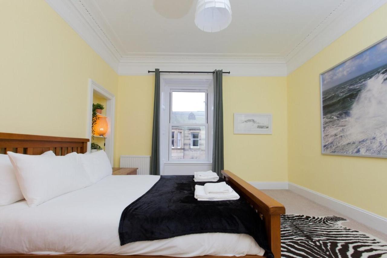 Elegant Traditional Centre Flat Apartment