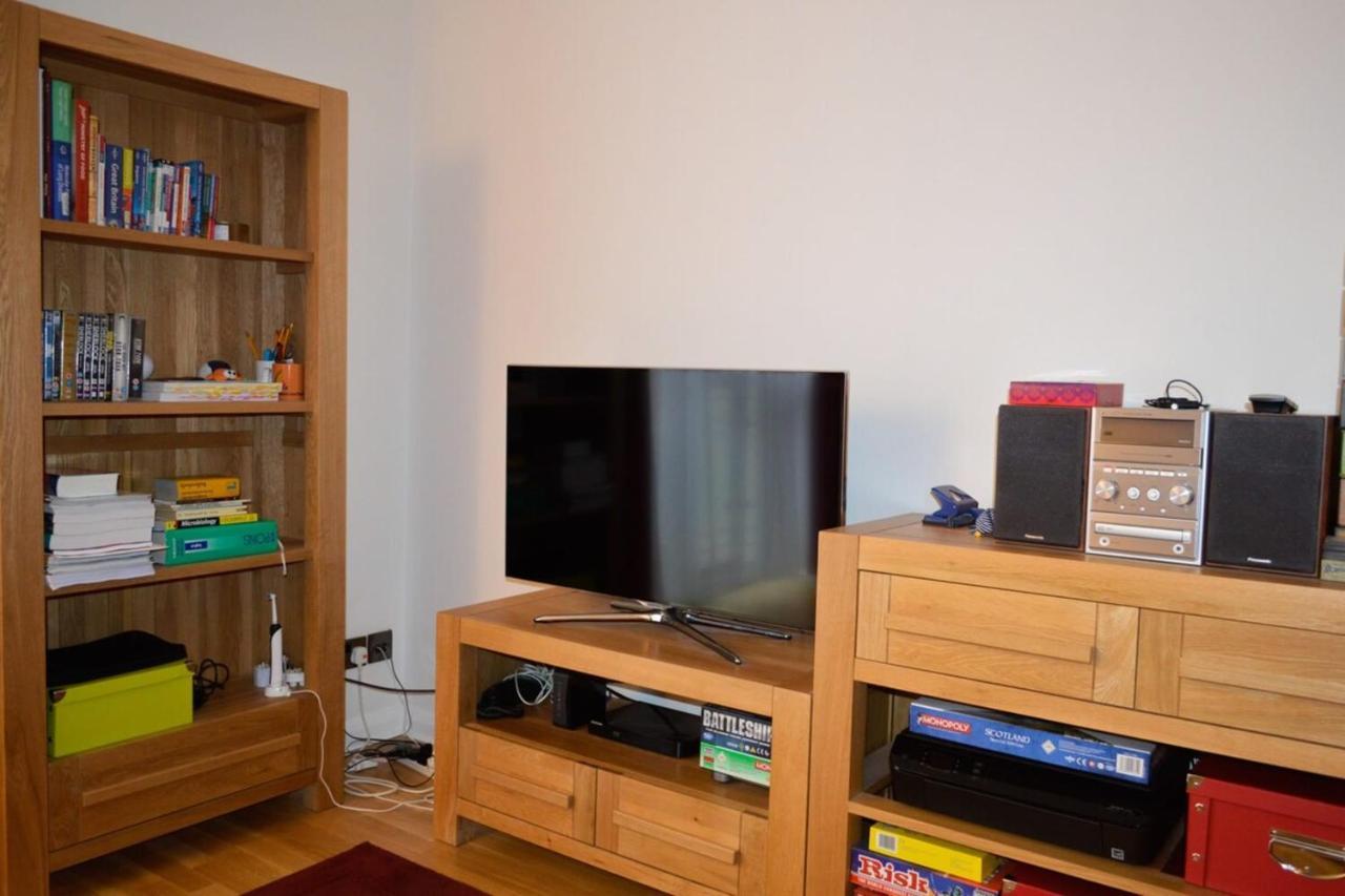 Modern 2 Bedroom Property In Central Edinburgh