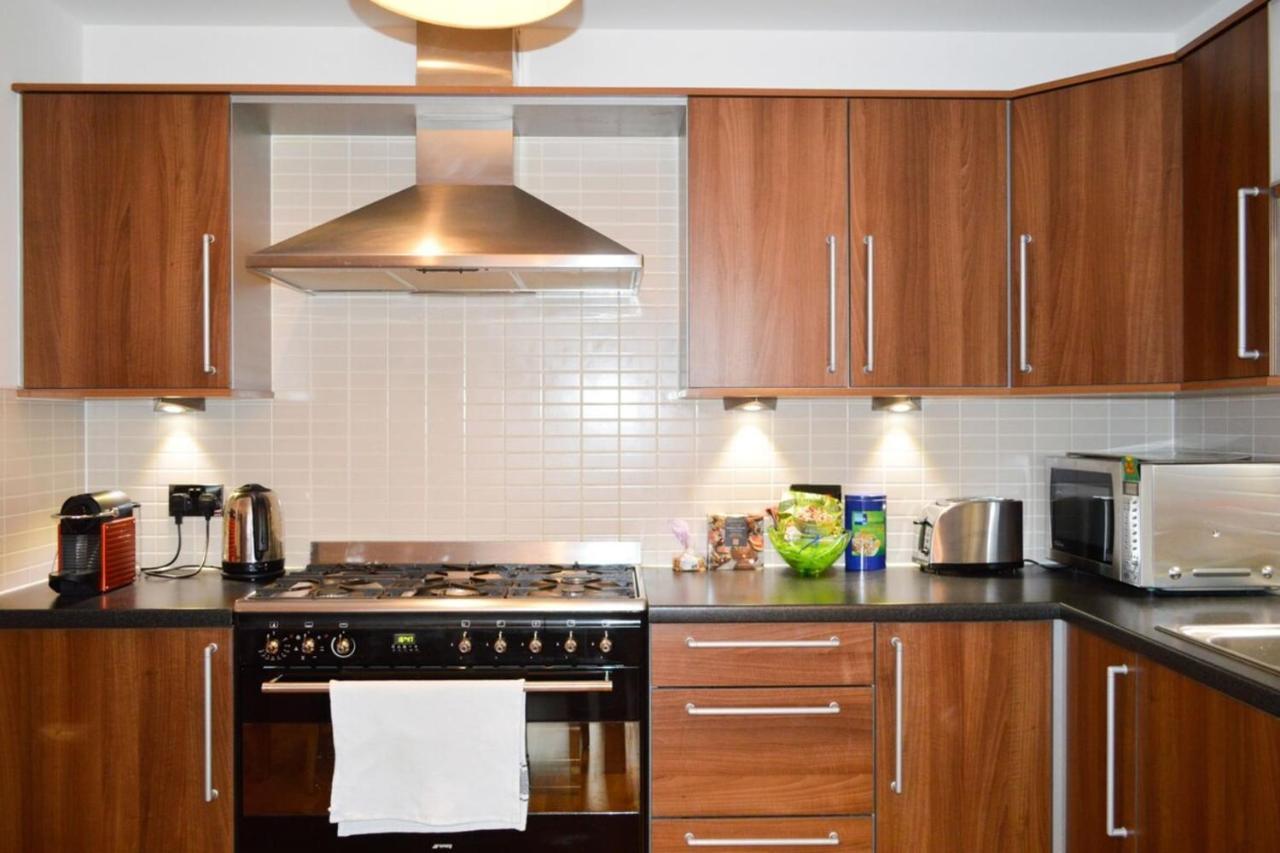 Apartment Modern 2 Bedroom Property In Central Edinburgh