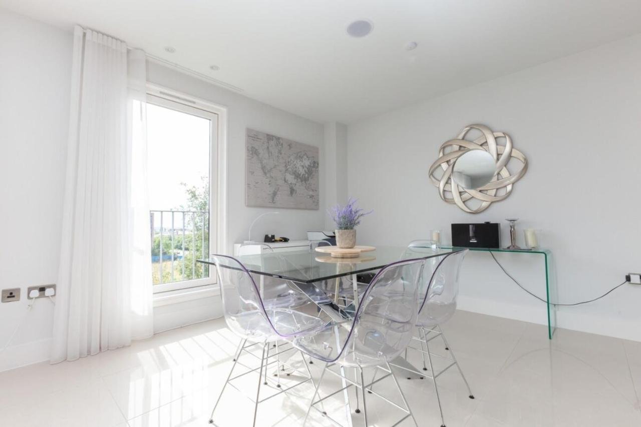 Luxurious - Sleeps 6 *