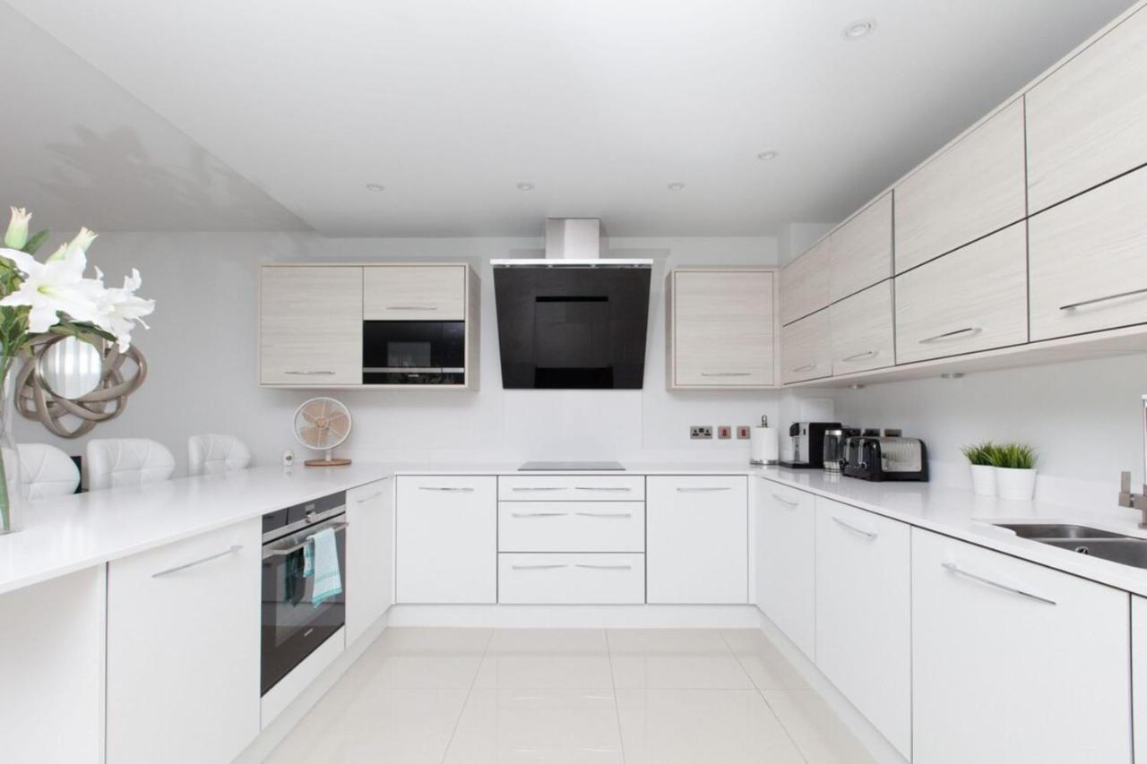Luxurious - Sleeps 6
