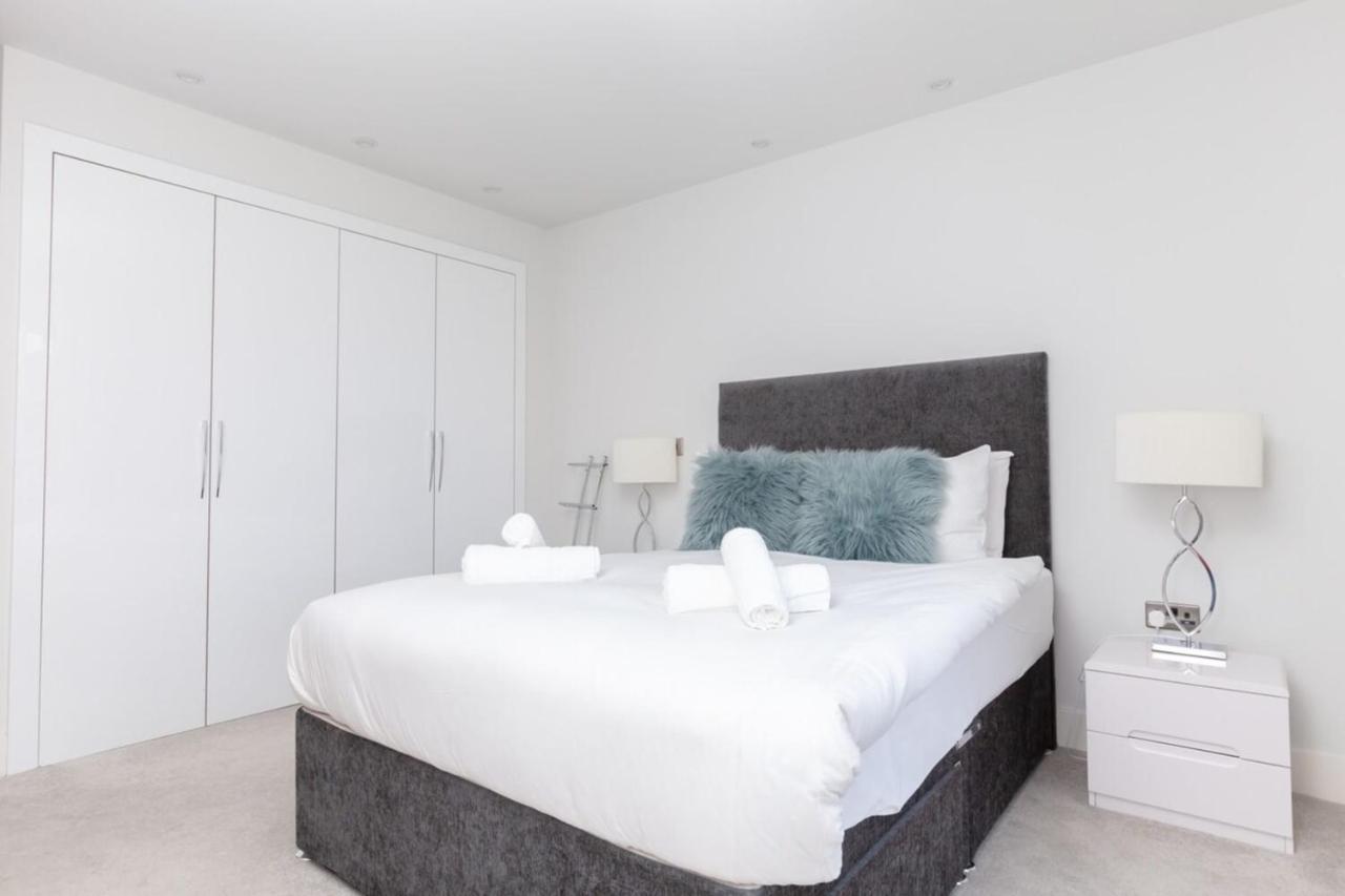 Luxurious - Sleeps 6 Apartment