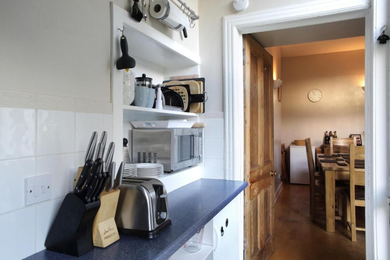 And Spacious 2 Bedroom Flat With Garden * Edinburgh