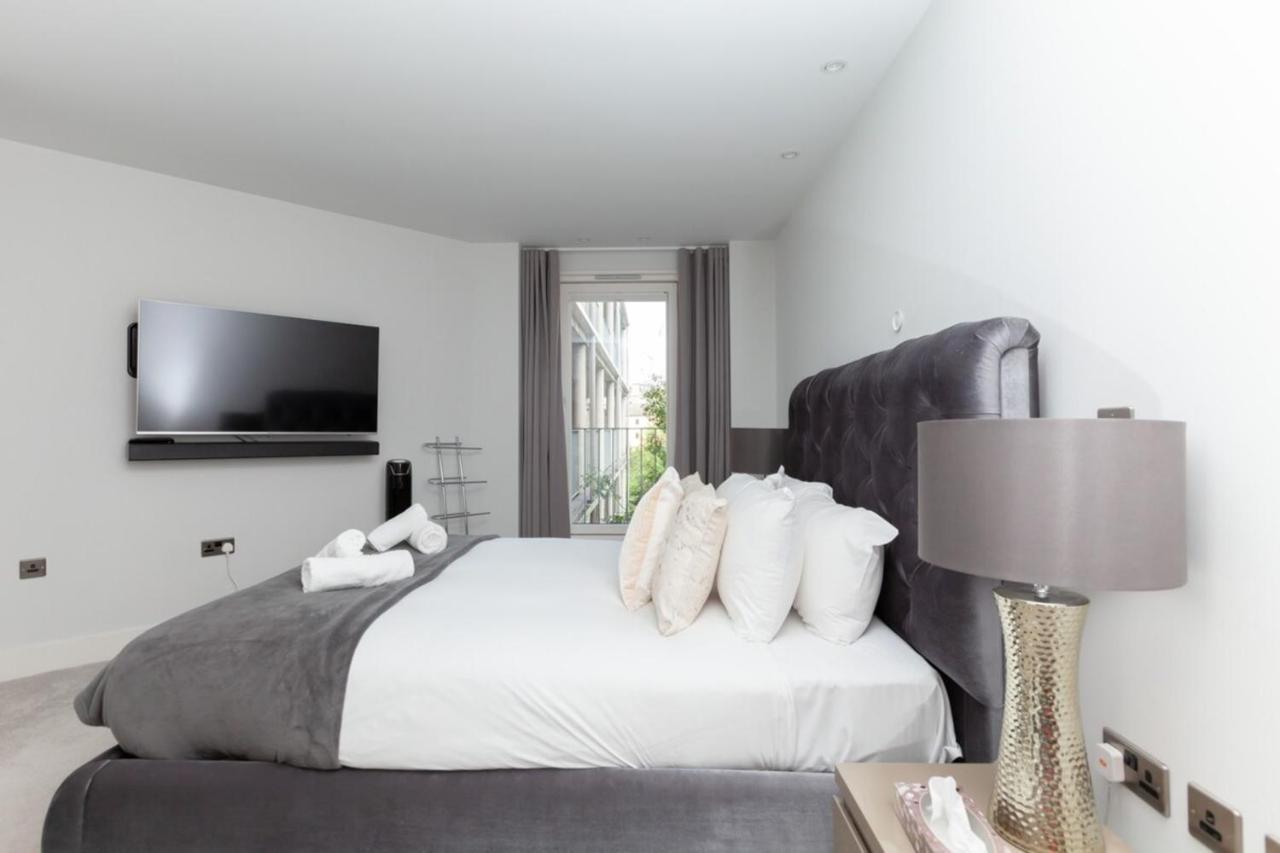 Luxurious - Sleeps 6