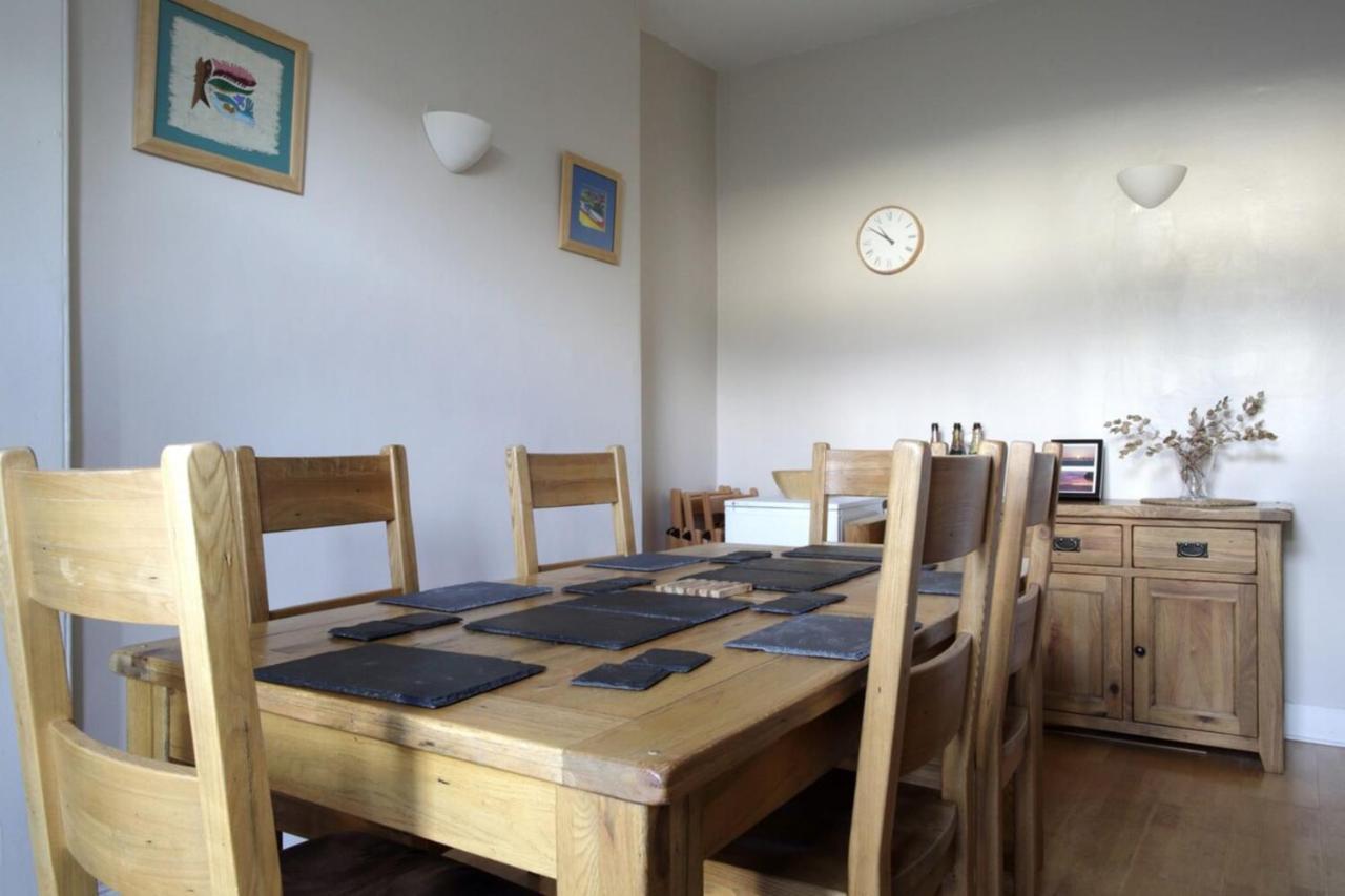 And Spacious 2 Bedroom Flat With Garden Edinburgh