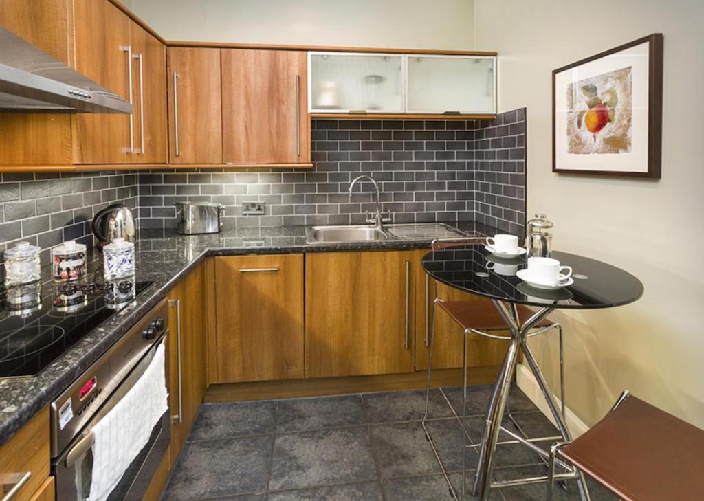 Old Town - Nicolson Aparthotel Edinburgh