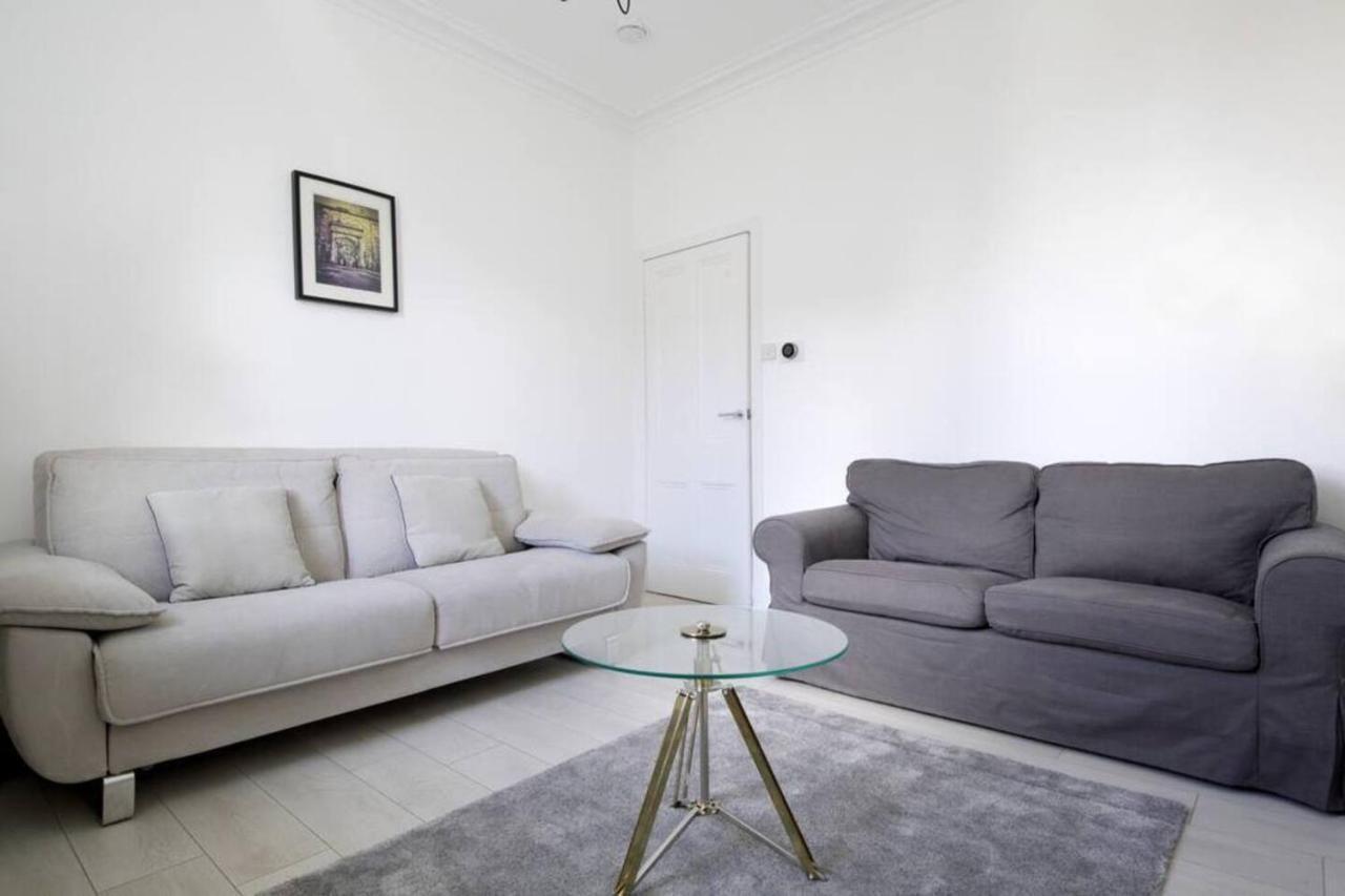 Beautiful Scandi-inspired One Bed In Stockbridge Apartment *