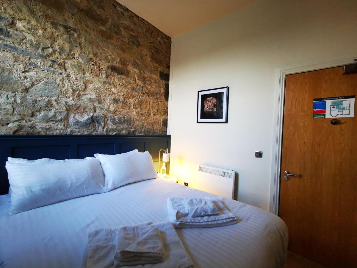 The Balerno Inn *